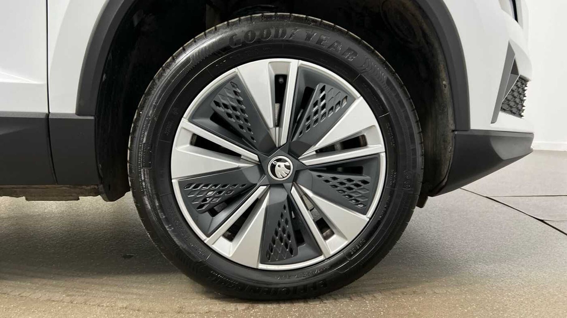 SKODA Karoq 1.0 TSI SE Drive SUV 5dr Petrol Manual Euro 6 (s/s) (110 ps)