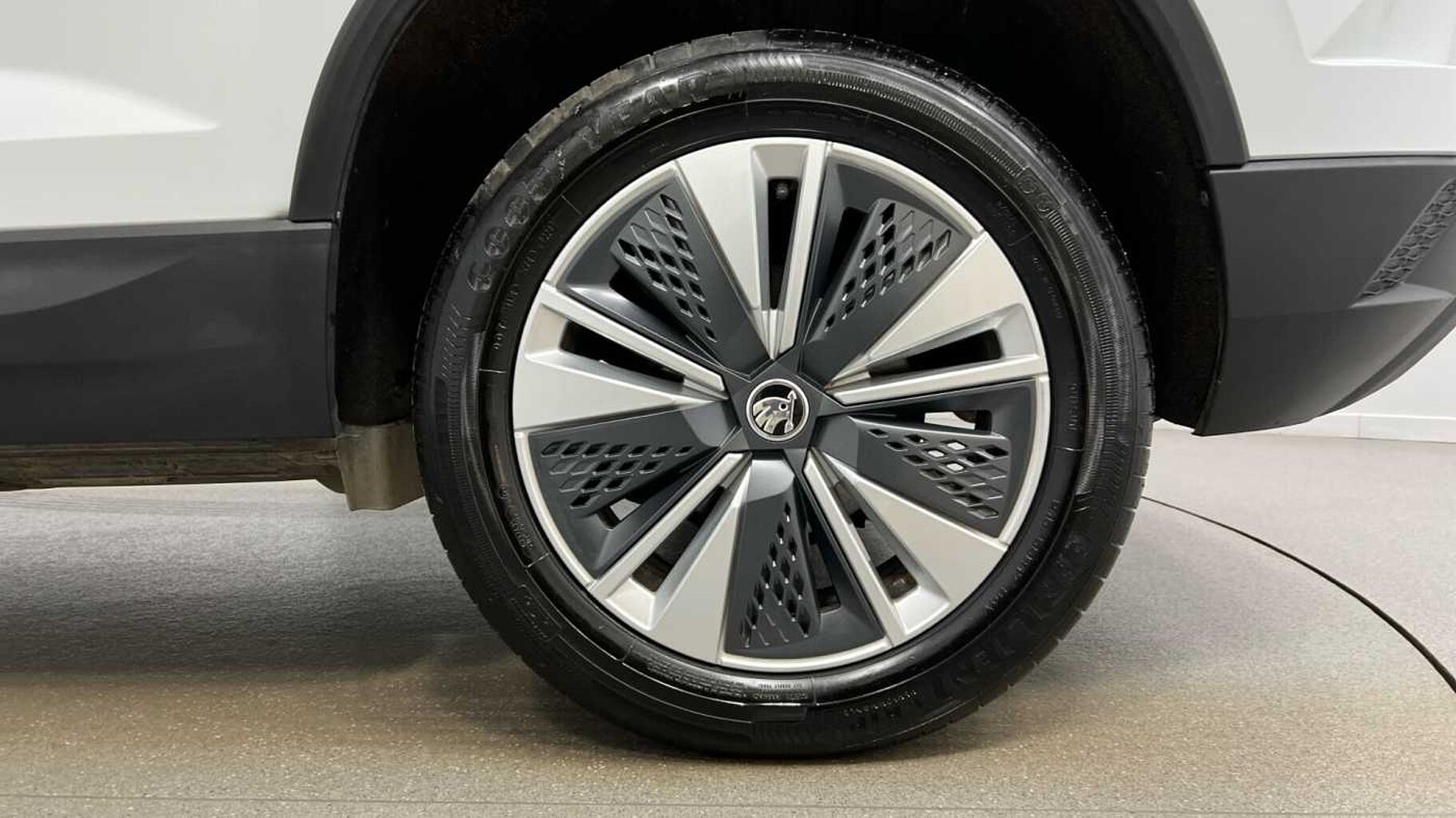 SKODA Karoq 1.0 TSI SE Drive SUV 5dr Petrol Manual Euro 6 (s/s) (110 ps)