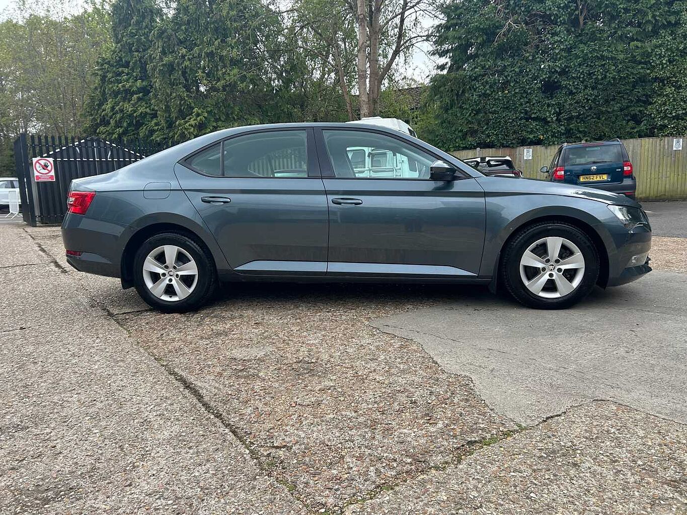 SKODA SUPERB DIESEL HATCHBACK 1.6 TDI CR S 5dr